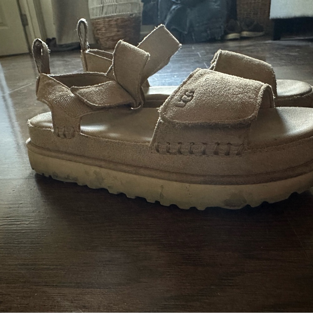 UGG  goldenstar Women’s sandals